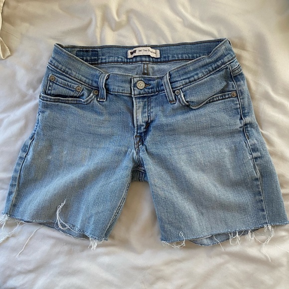 low rise levi denim cut offs - Picture 2 of 4